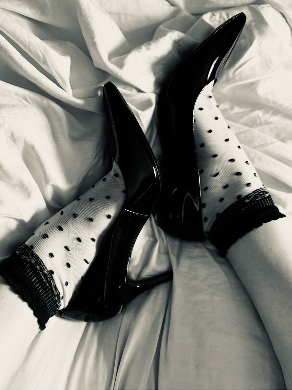 Sheer Polka Dot Anklet Socks - Black on Nude - Picture 4 of 11